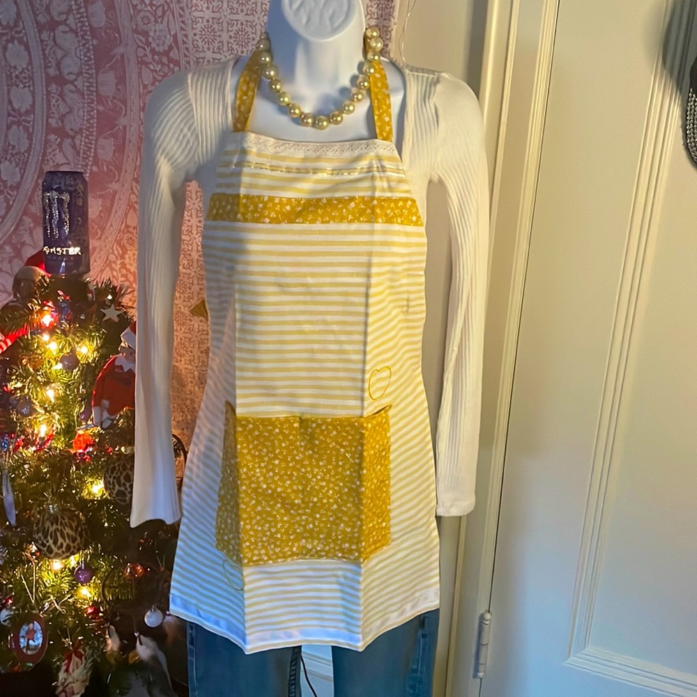 Yellow Handmade Buttercup Apron 💐
